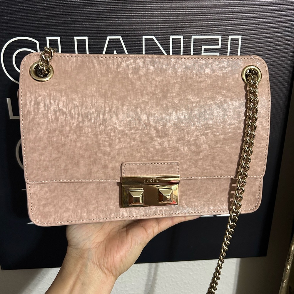 FURLA Bella Leather Crossbody & Shoulder Bag. Brand New With Tag. 🛍️🌸